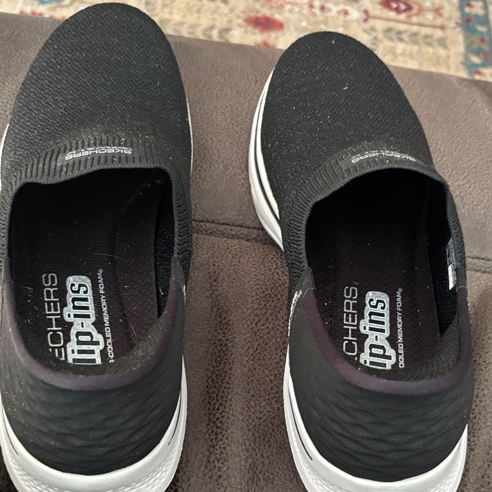 Skechers Black Slip-in Sneakers for women brand new never worn hands free sz 10